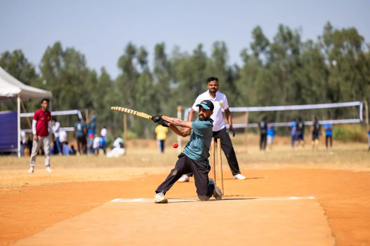 How to Choose Your First Cricket Bat: Weight, Willow and Grip Guide