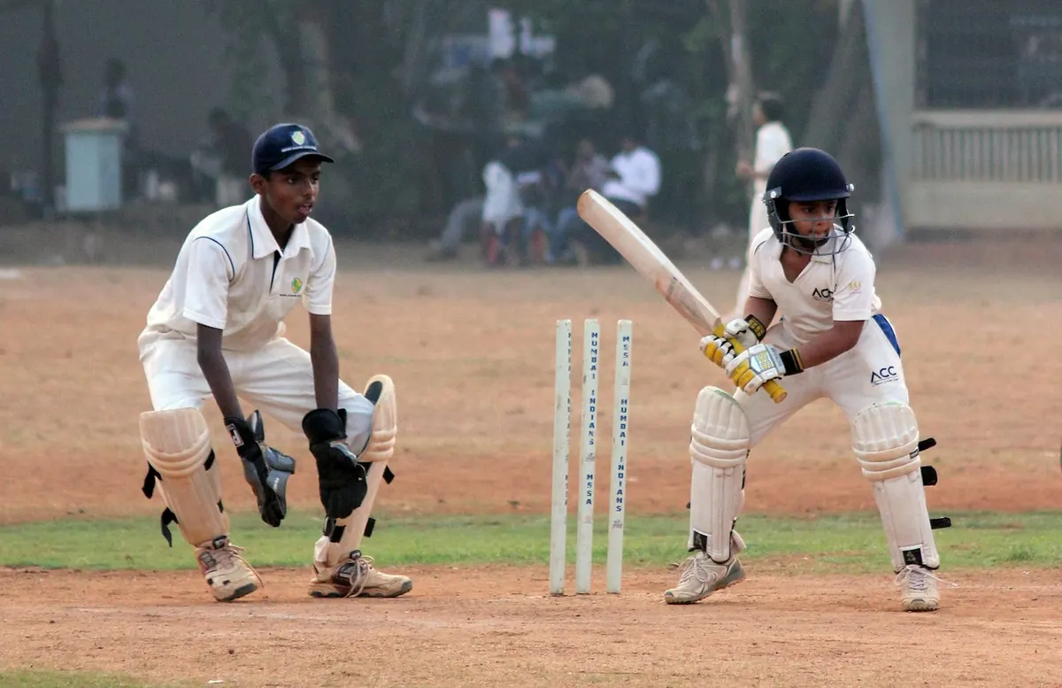 How to Set a Field for a Right-Handed Fast Bowler: Simple Fielding Plan
